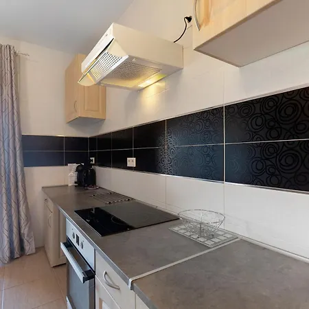 Les Roses De Jean Apartment